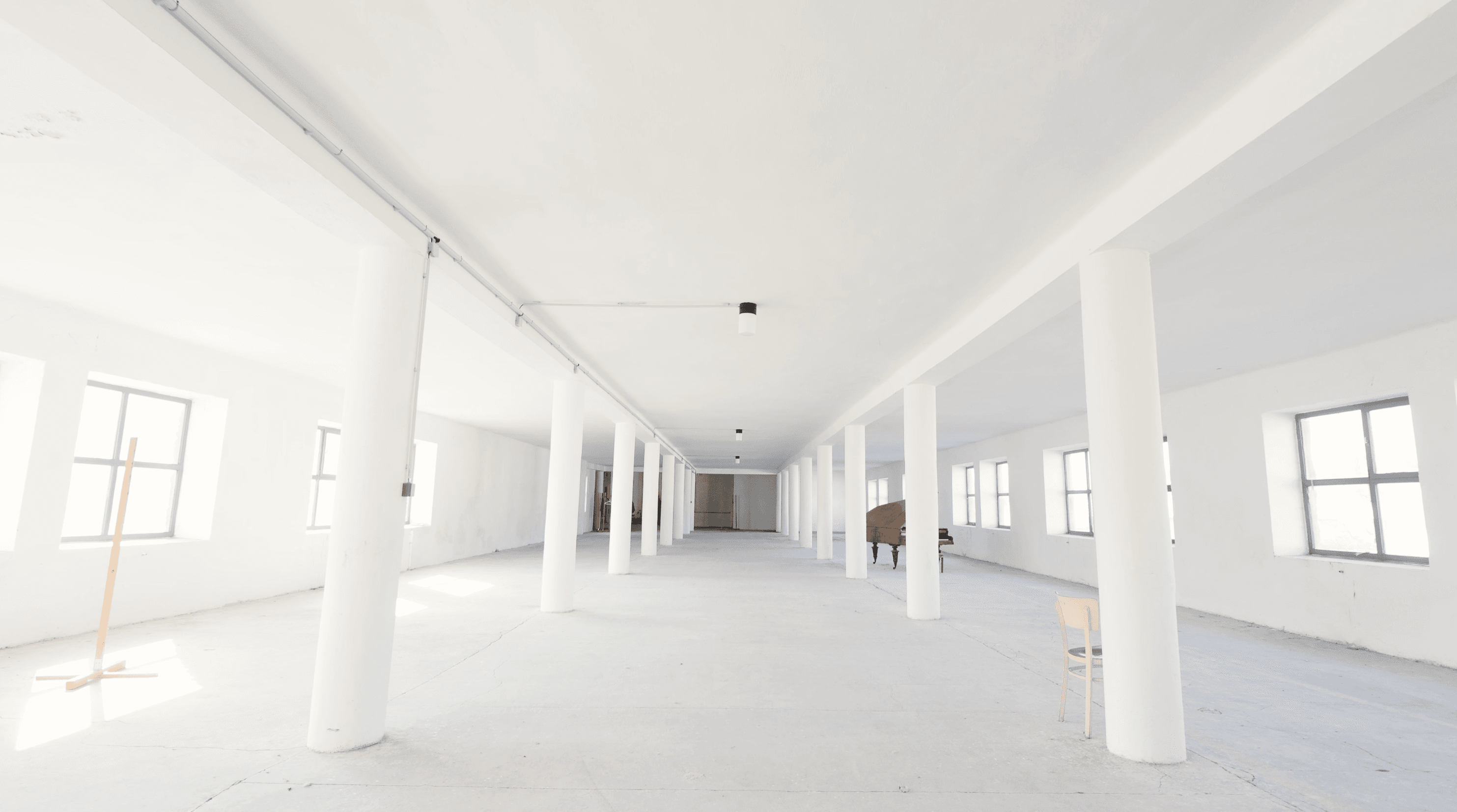 Velký fungující komerční areál v Novém Bydžově (Na pozemku 40.000 m2)-2